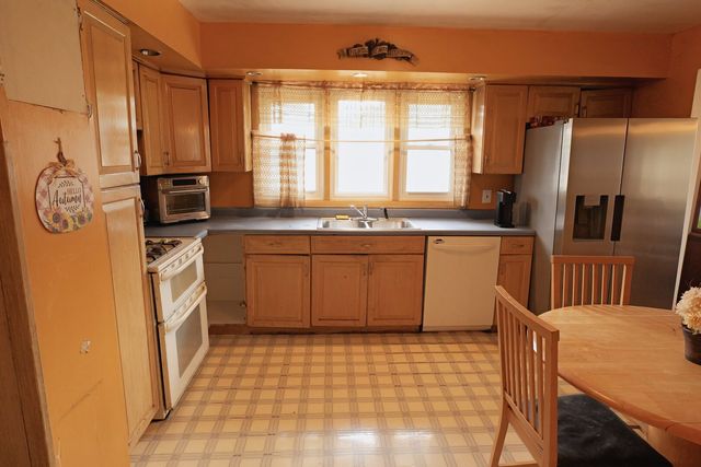 10313 S Karlov Avenue, Oak Lawn, IL 60453