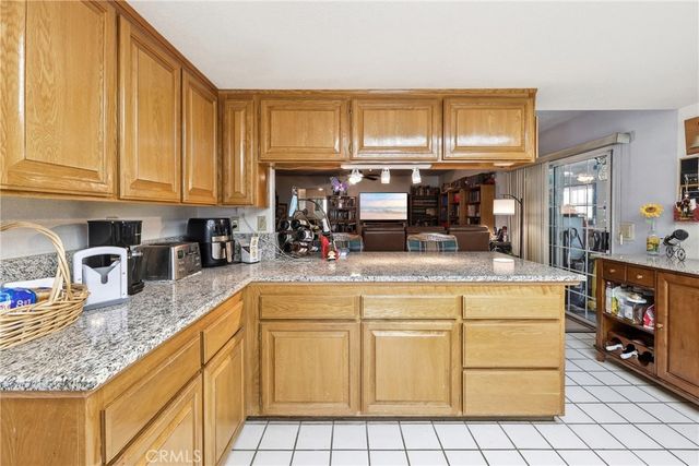 8585 Hickory, Hesperia, CA 92345