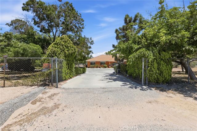 8585 Hickory, Hesperia, CA 92345