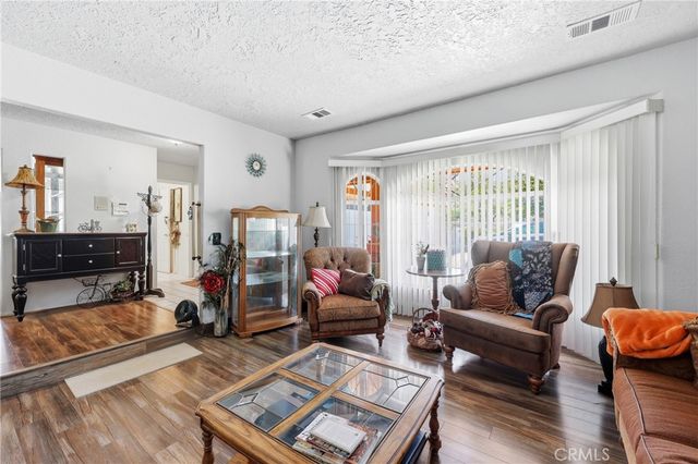 8585 Hickory, Hesperia, CA 92345
