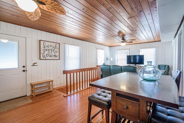 405 Palmetto Boulevard, Edisto Beach, SC 29438