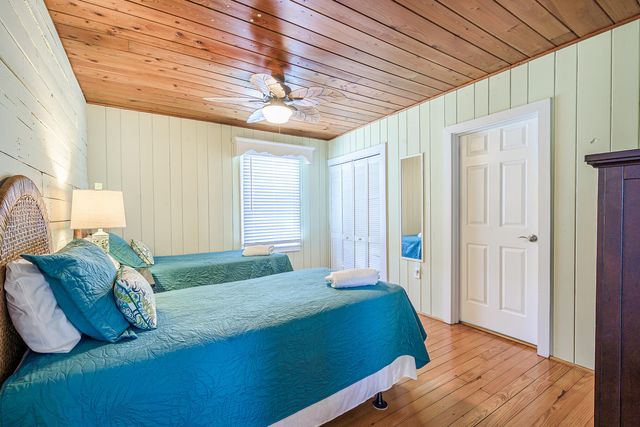 405 Palmetto Boulevard, Edisto Beach, SC 29438