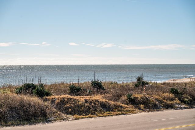405 Palmetto Boulevard, Edisto Beach, SC 29438