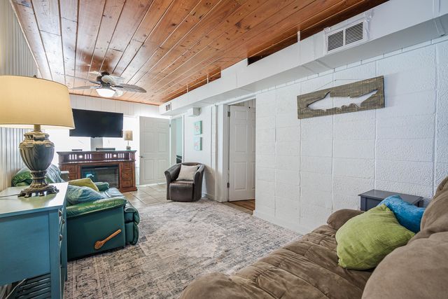 405 Palmetto Boulevard, Edisto Beach, SC 29438