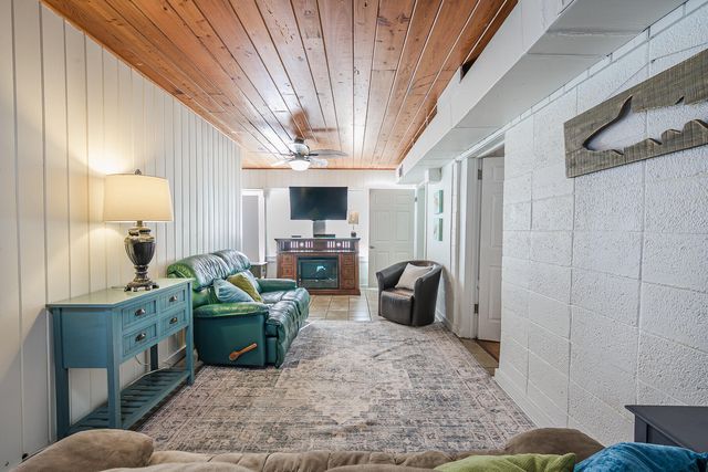 405 Palmetto Boulevard, Edisto Beach, SC 29438