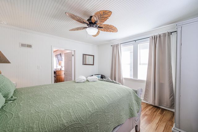 405 Palmetto Boulevard, Edisto Beach, SC 29438