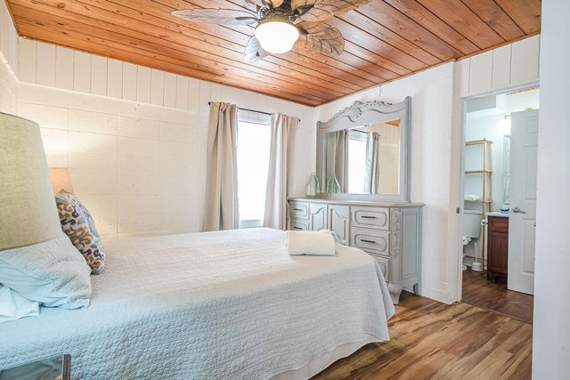 405 Palmetto Boulevard, Edisto Beach, SC 29438