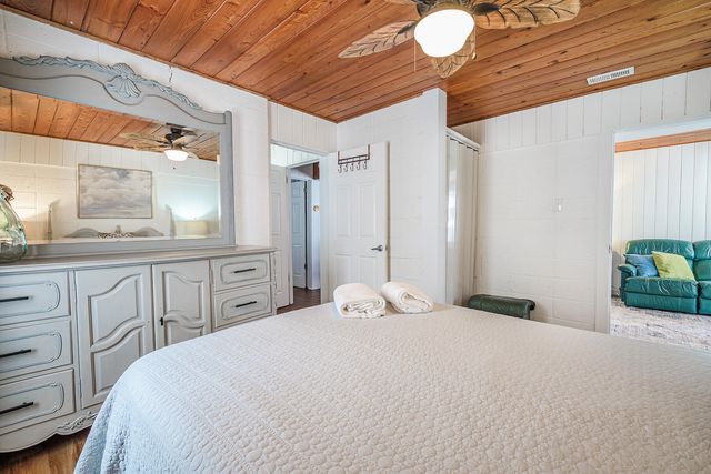 405 Palmetto Boulevard, Edisto Beach, SC 29438