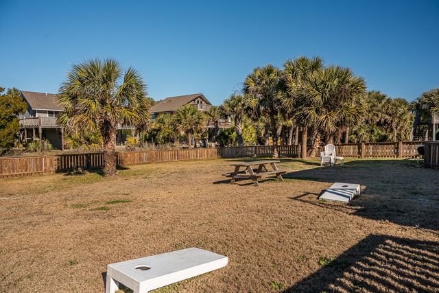 405 Palmetto Boulevard, Edisto Beach, SC 29438