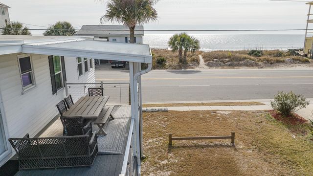 405 Palmetto Boulevard, Edisto Beach, SC 29438