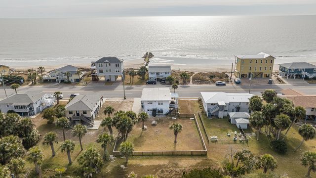 405 Palmetto Boulevard, Edisto Beach, SC 29438