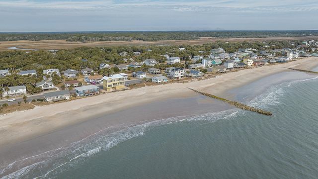 405 Palmetto Boulevard, Edisto Beach, SC 29438