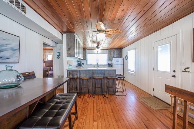 405 Palmetto Boulevard, Edisto Beach, SC 29438