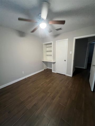 3342 Burke Road 100, Pasadena, TX 77504