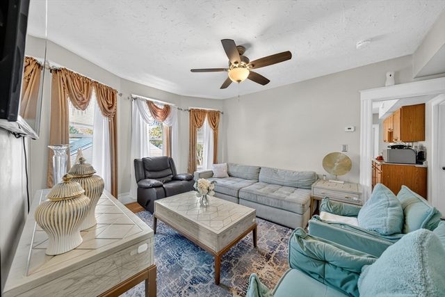 230 Court St, Brockton, MA 02302