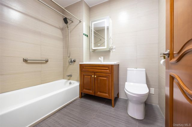 144-69 Barclay Avenue 4A, Flushing, NY 11355