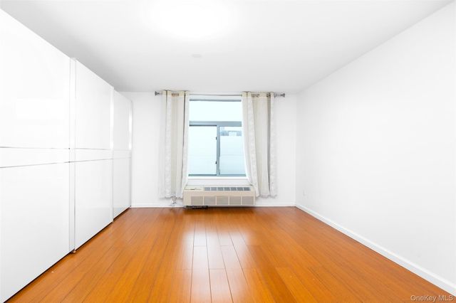 144-69 Barclay Avenue 4A, Flushing, NY 11355