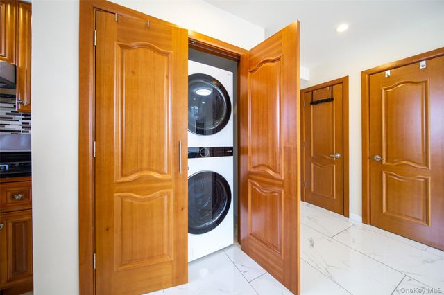 144-69 Barclay Avenue 4A, Flushing, NY 11355