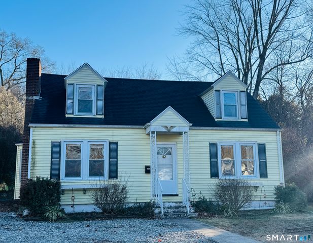 11 Ford Avenue, Norwich, CT 06360