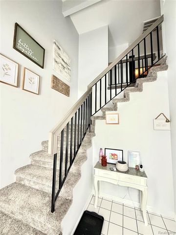 43431 Claremont Dr. E Drive, Clinton Township, MI 48038