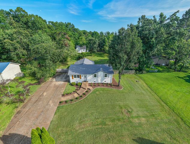 7211 Dianne Dr, Fairview, TN 37062