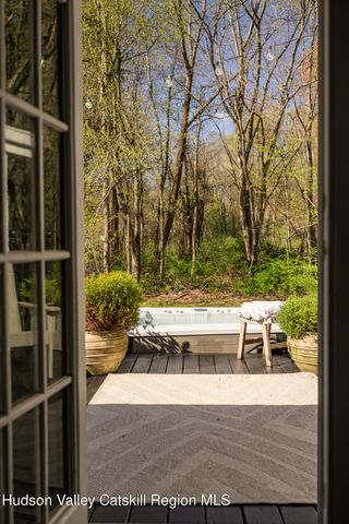 674 Glasco Turnpike, Saugerties, NY 12477