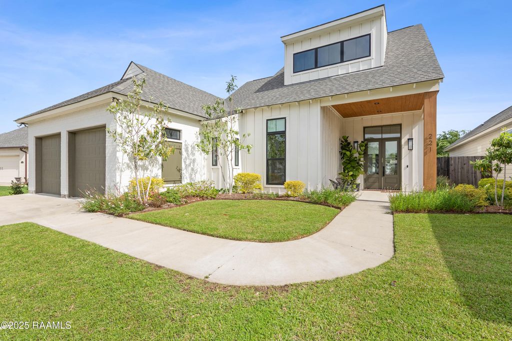221 Redfern Street, Lafayette, LA 70508