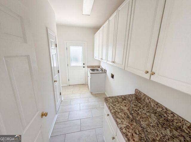 5011 Lake Hollow, Douglasville, GA 30135