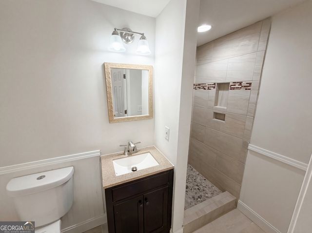 5011 Lake Hollow, Douglasville, GA 30135