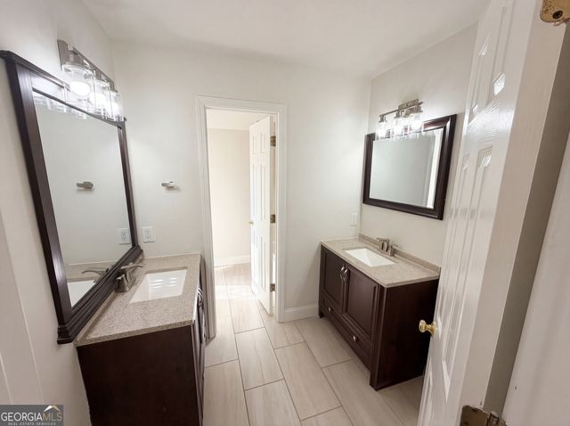 5011 Lake Hollow, Douglasville, GA 30135