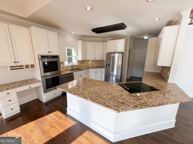 5011 Lake Hollow, Douglasville, GA 30135