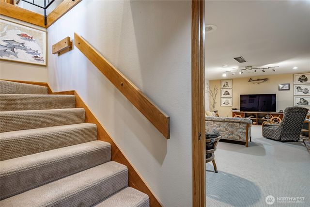 5575 Coquitlam Drive, Blaine, WA 98230