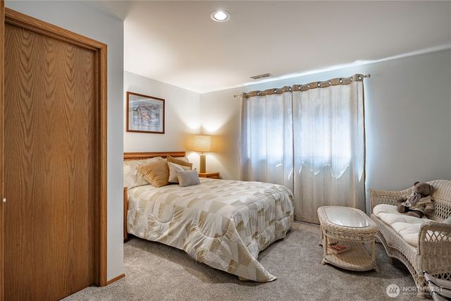 5575 Coquitlam Drive, Blaine, WA 98230