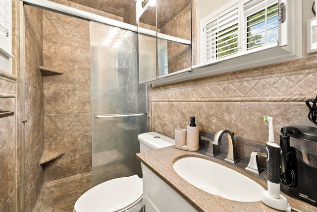 103 W Red Oak, Henderson, TX 75654
