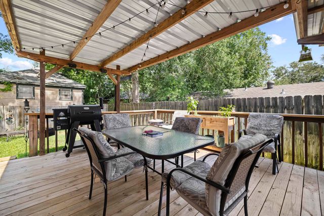 103 W Red Oak, Henderson, TX 75654
