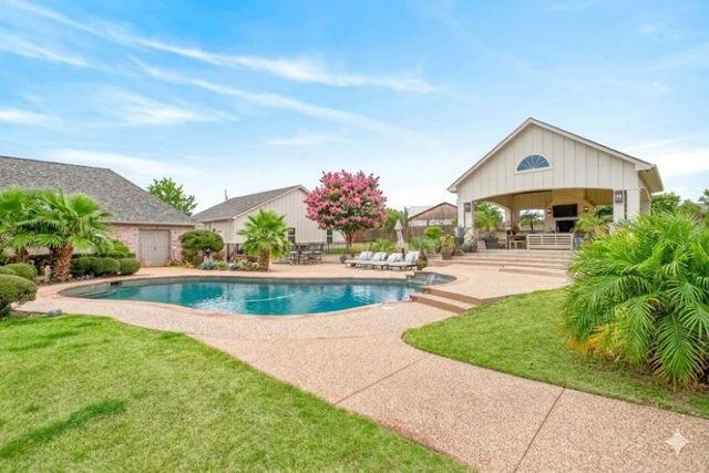 2101 Lakeshore Drive, Cleburne, TX 76033