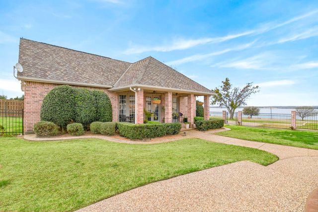 2101 Lakeshore Drive, Cleburne, TX 76033