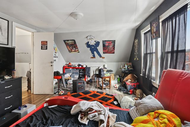 7814 S Saint LAWRENCE Avenue, Chicago, IL 60619