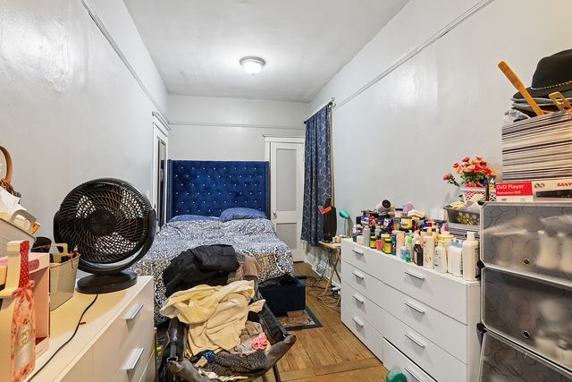 7814 S Saint LAWRENCE Avenue, Chicago, IL 60619