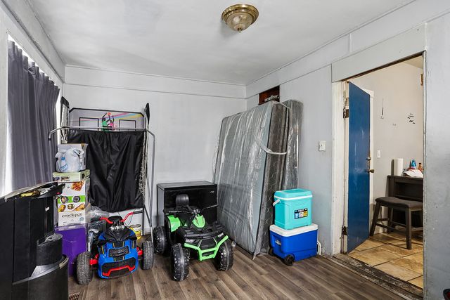 7814 S Saint LAWRENCE Avenue, Chicago, IL 60619