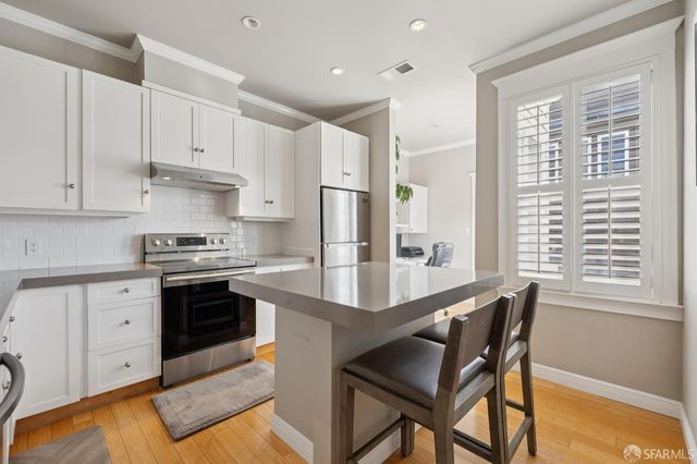 245 Laussat Street, San Francisco, CA 94117