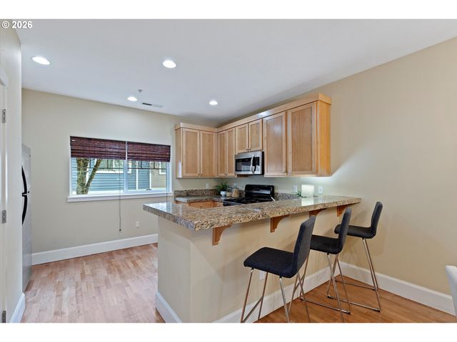 18445 Sw STEPPING STONE Dr, Beaverton, OR 97003