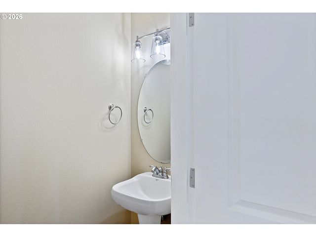 18445 Sw STEPPING STONE Dr, Beaverton, OR 97003