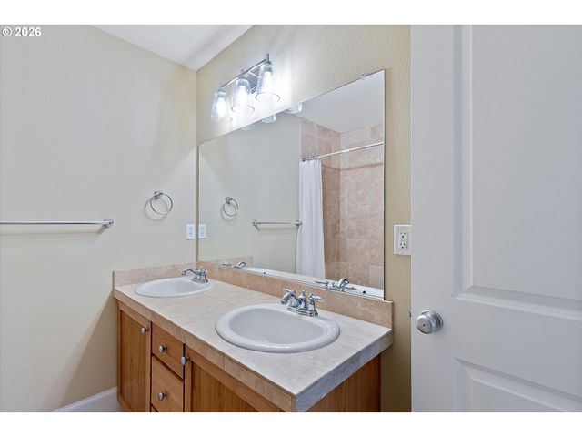 18445 Sw STEPPING STONE Dr, Beaverton, OR 97003