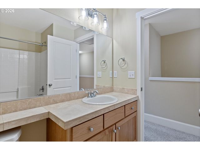 18445 Sw STEPPING STONE Dr, Beaverton, OR 97003