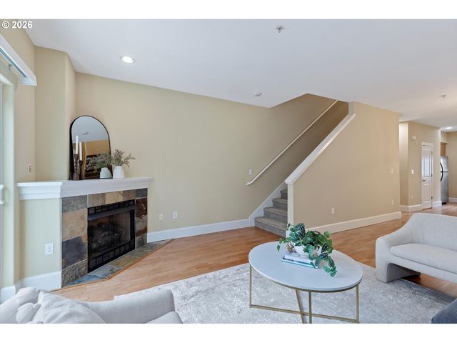 18445 Sw STEPPING STONE Dr, Beaverton, OR 97003