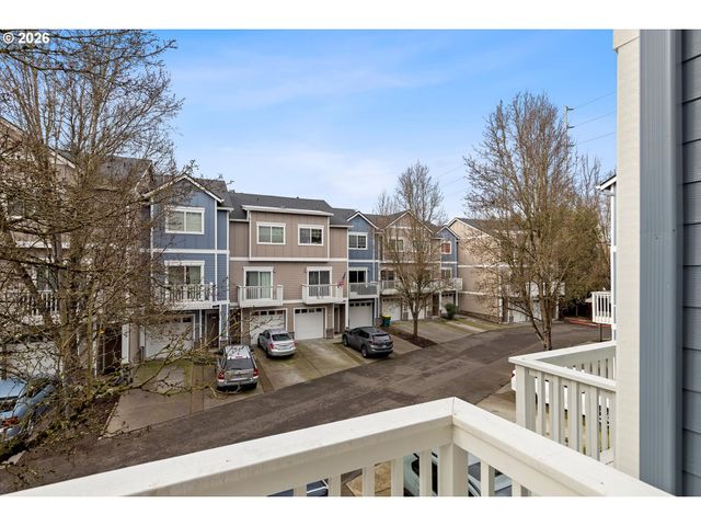 18445 Sw STEPPING STONE Dr, Beaverton, OR 97003