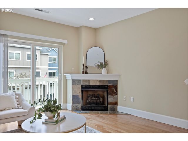 18445 Sw STEPPING STONE Dr, Beaverton, OR 97003