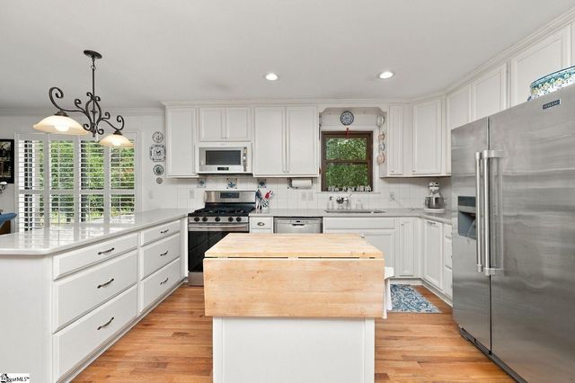 7 Thames Drive, Taylors, SC 29687