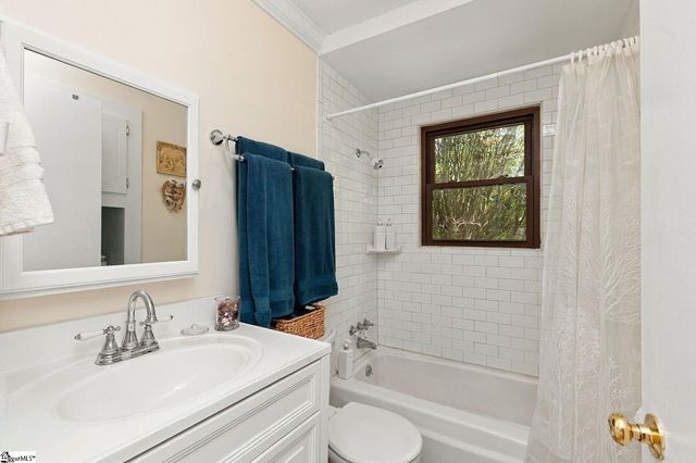 7 Thames Drive, Taylors, SC 29687